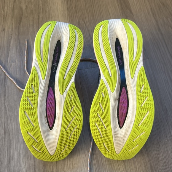 New Balance FuelCell SuperComp Trainer V2 - Picture 6 of 7